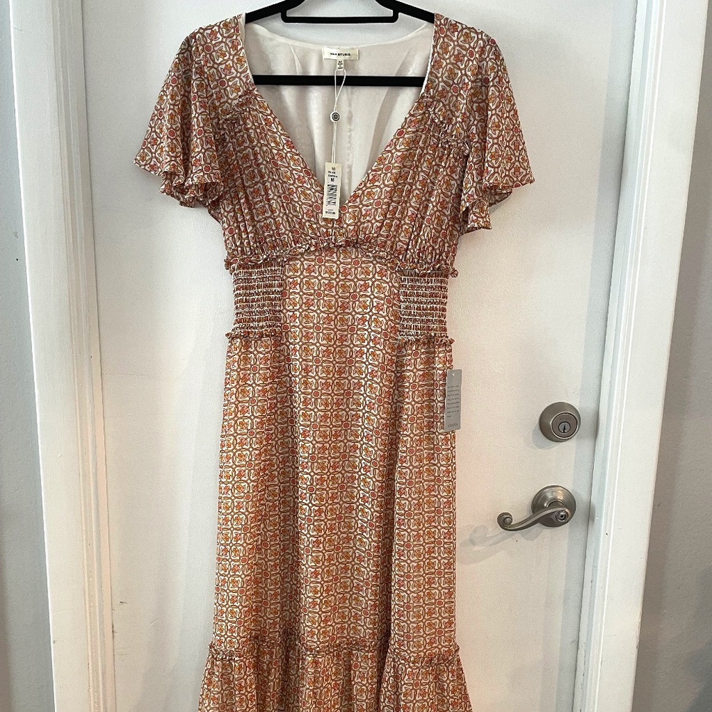Max Studio Cream Coral Size Medium Printed Ruffle Short Sleeve Dress NWT